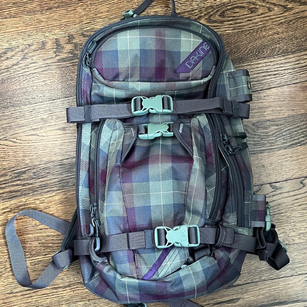 The Dakine Girls Heli Pro Pack 18L